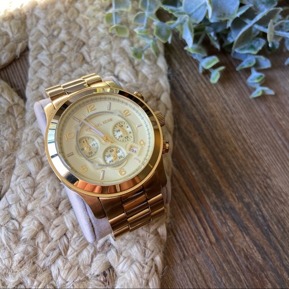 ⏱️ Men’s Gold Michael Kors Watch | Classic Style - Picture 10 of 15